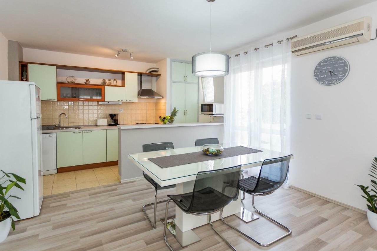 Petar - 50m From Sea Apartment *